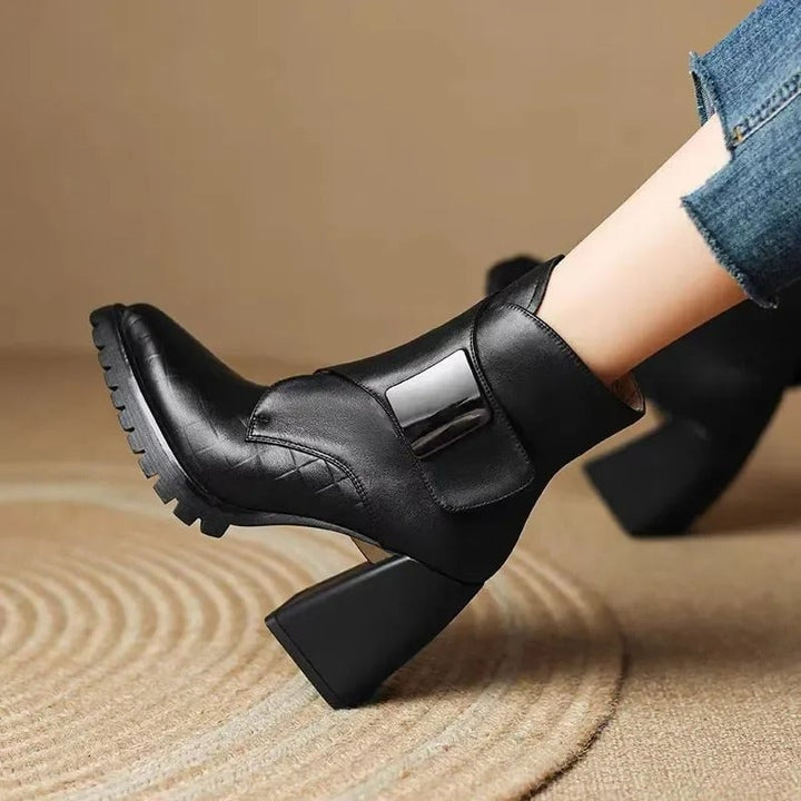 BobaFashion Aziel boots in black shown from the front on a clean background