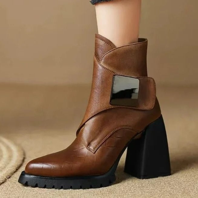 Close-up detail of the BobaFashion Aziel boot upper and sole in brown