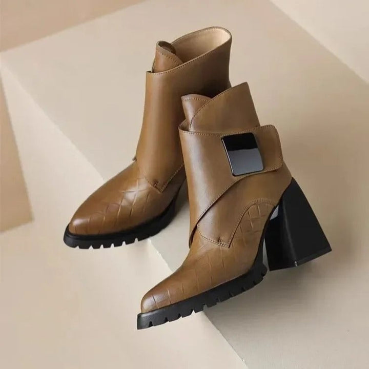 Close-up of the BobaFashion Aziel boot toe box in brown premium material