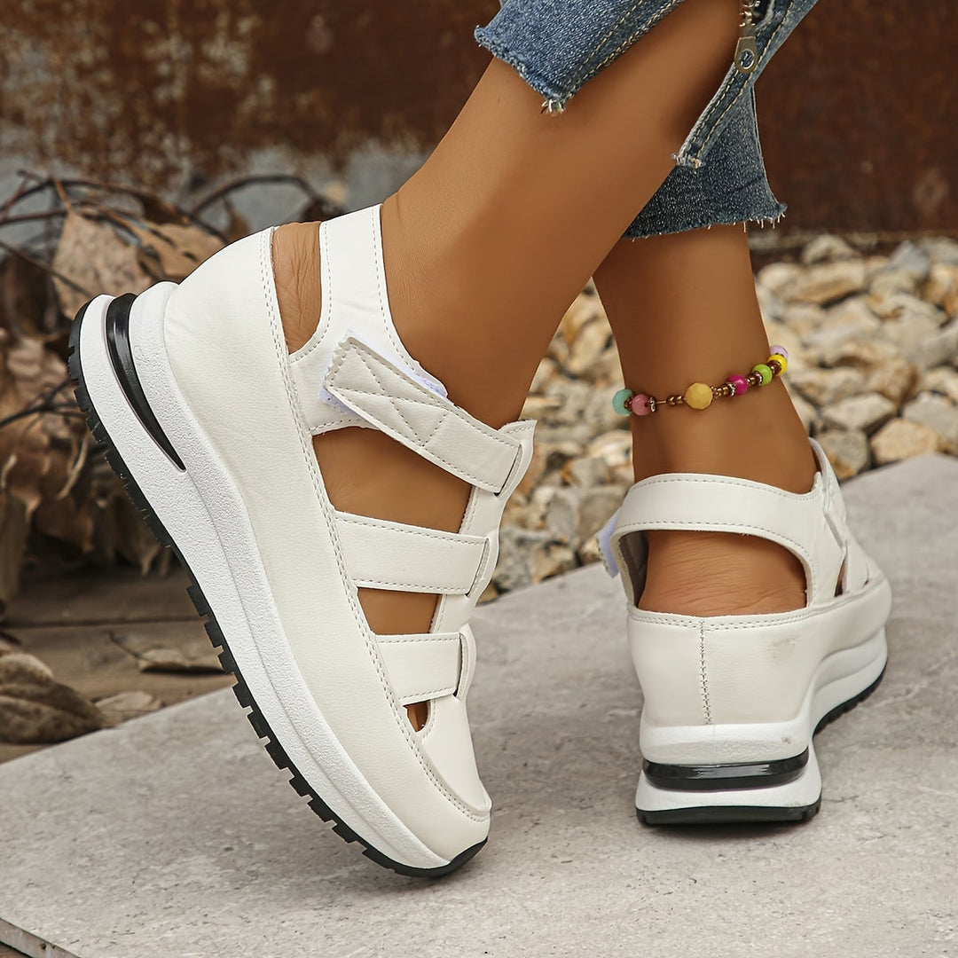 Harlow women's white platform adjustable sandals, front view on white background