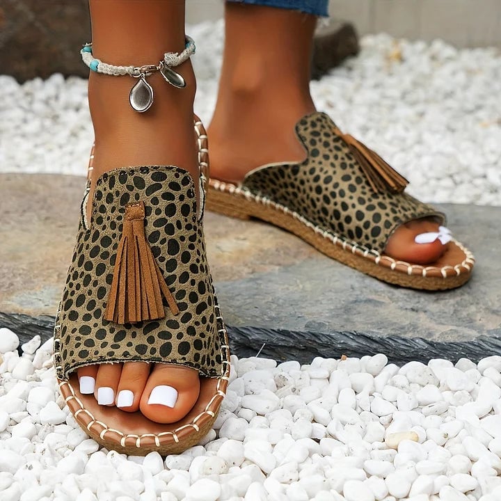 Close-up of Robin sandal footbed highlighting cushioned comfort layer
