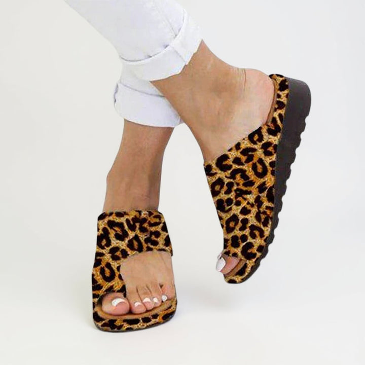 Suki sandal in Gold colorway, top-down view showing the wide toe area