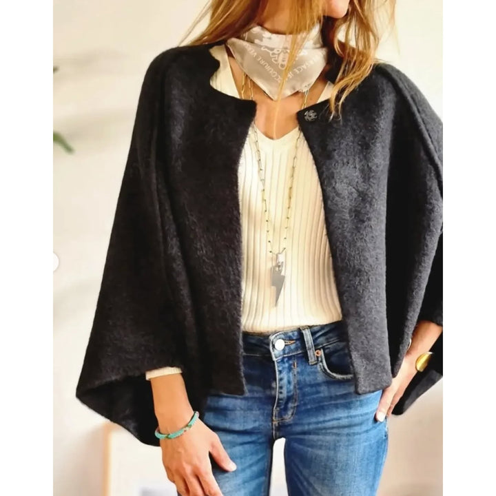 BobaFashion elegant coat displayed to highlight its versatile and timeless design