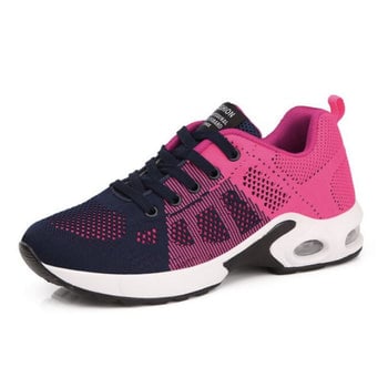 Winifred women's arch support shoes in black-pink, close-up of arch support structure